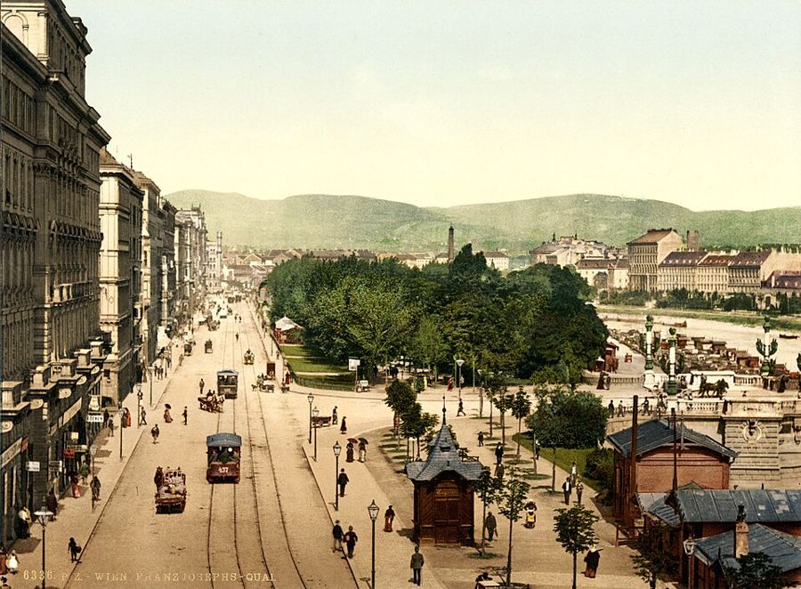 1890년대 빈의 프란츠 요제프 부두(컬러 포토크롬). 아들러가 활동하던 시대의 빈 거리입니다.